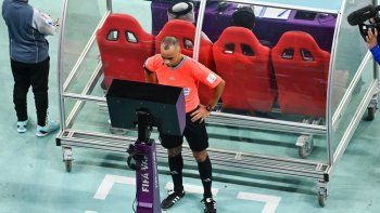 FIFA e IFAB analizarán el cambio de una regla que puede ser histórico. FIFA e IFAB analizarán el cambio de una regla que puede ser histórico.