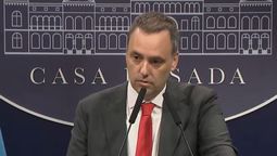&nbsp;Manuel Adorni defendió a Javier Milei tras el like al meme pedófilo del gobernador Ignacio Torres. (Foto: Captura de video)