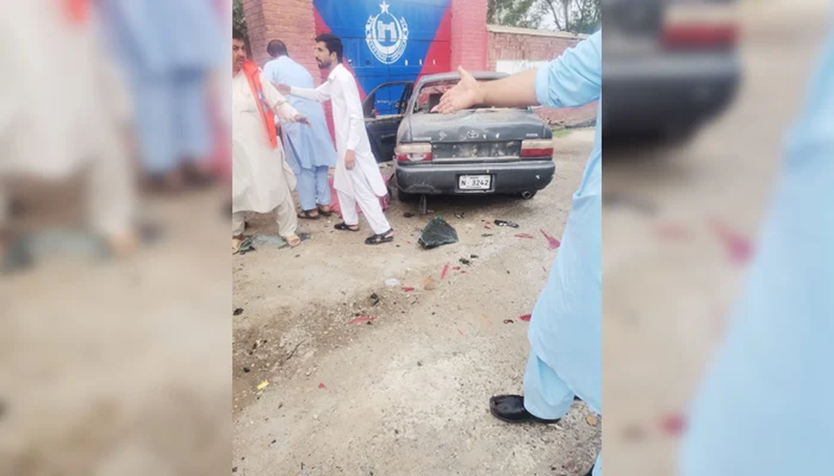 Se puede ver a personas después de una explosión en Hangu, KP, el 29 de septiembre de 2023. – Reportero Se puede ver a personas después de una explosión en Hangu, KP, el 29 de septiembre de 2023. – Reportero