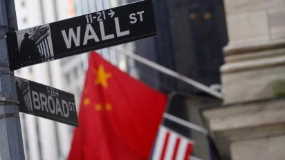 Derrumbe total de las acciones chinas en Wall Street