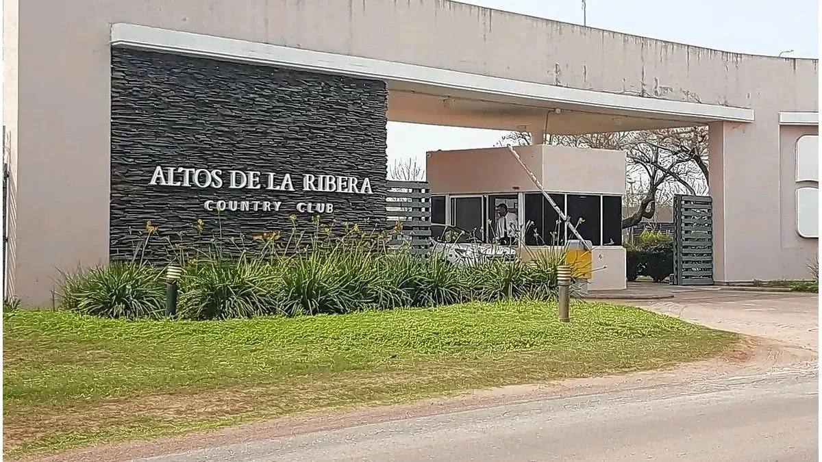 El millonario empresario fue condenado por robarle a su vecino del country Altos de la Ribera, y deberá internarse en una clínica psiquiátrica de Entre Ríos. El millonario empresario fue condenado por robarle a su vecino del country Altos de la Ribera, y deberá internarse en una clínica psiquiátrica de Entre Ríos.