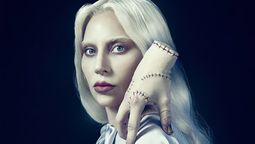 altText(Lady Gaga se suma a 'Merlina' en Netflix: Todo lo que hay detrás de su personaje)}