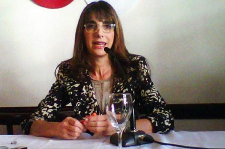 María Eugenia Bielsa, en la conferencia de prensa donde renunció como diputada y acusó a Agustín Rossi de tener alianzas espúreas con el socialismo (Foto: Sin Mordaza)