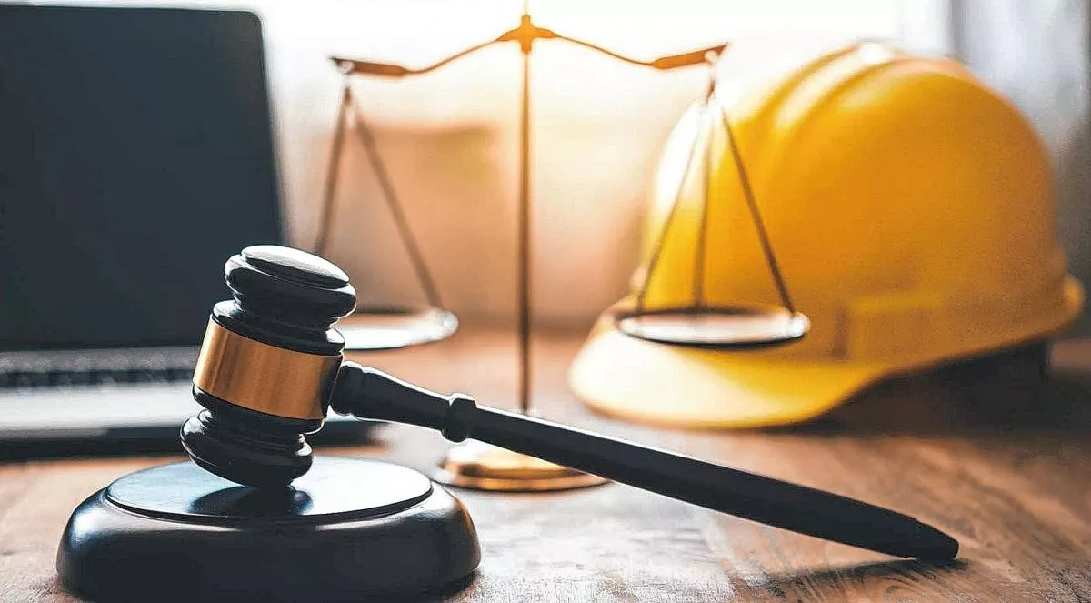 Desde aquel fatídico día de 1886, los trabajadores dejaron de temer el defender sus derechos laborales frente a sus patrones. Aún persisten algunos desafíos, pero tarde o temprano se resolverán. Desde aquel fatídico día de 1886, los trabajadores dejaron de temer el defender sus derechos laborales frente a sus patrones. Aún persisten algunos desafíos, pero tarde o temprano se resolverán.