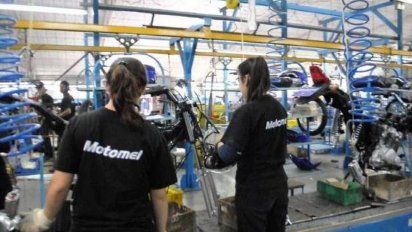 Tras acordar con la UOM, Motomel suspende 15 días a sus trabajadores