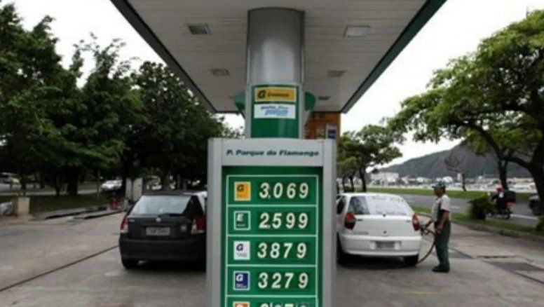 El FDT atento a la nafta en Brasil, Bolsonaro se derrumba