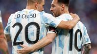 Lionel Messi y Giovani Lo Celso. Lionel Messi y Giovani Lo Celso.