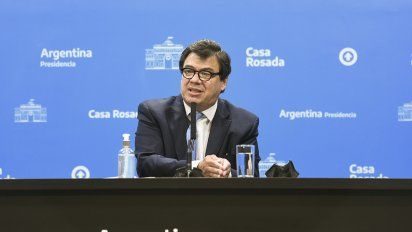 Crisis política: Claudio Moroni, pintado en la UTA