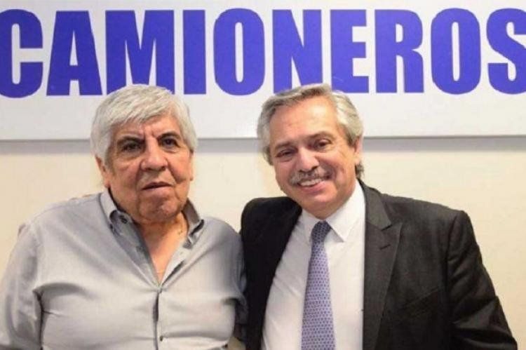 Hugo Moyano logró un bono de fin de año y se verá con Alberto F en un acto