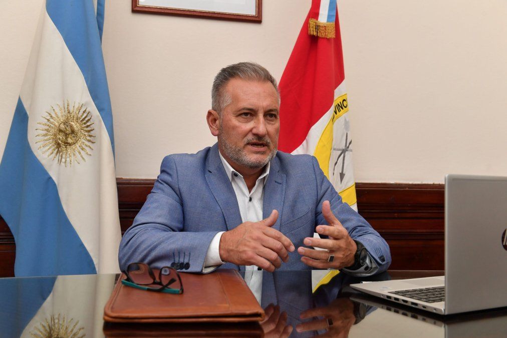 Santa Fe: Lewandowski y Granata hurgan alianzas en el PJ para la reforma constitucional.