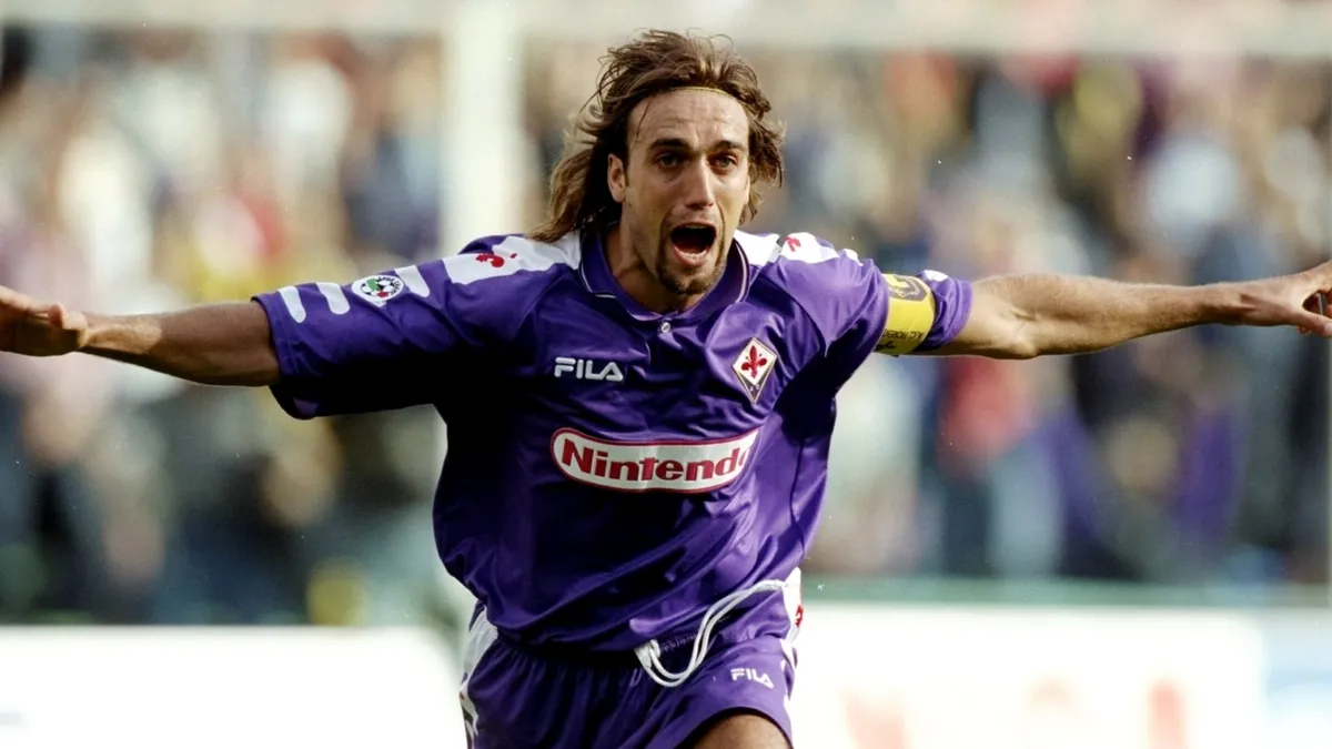 Gabriel Batistuta of Fiorentina celebrates 1581270192 scaled 1.webp