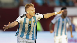 Luciano Gondou festeja.