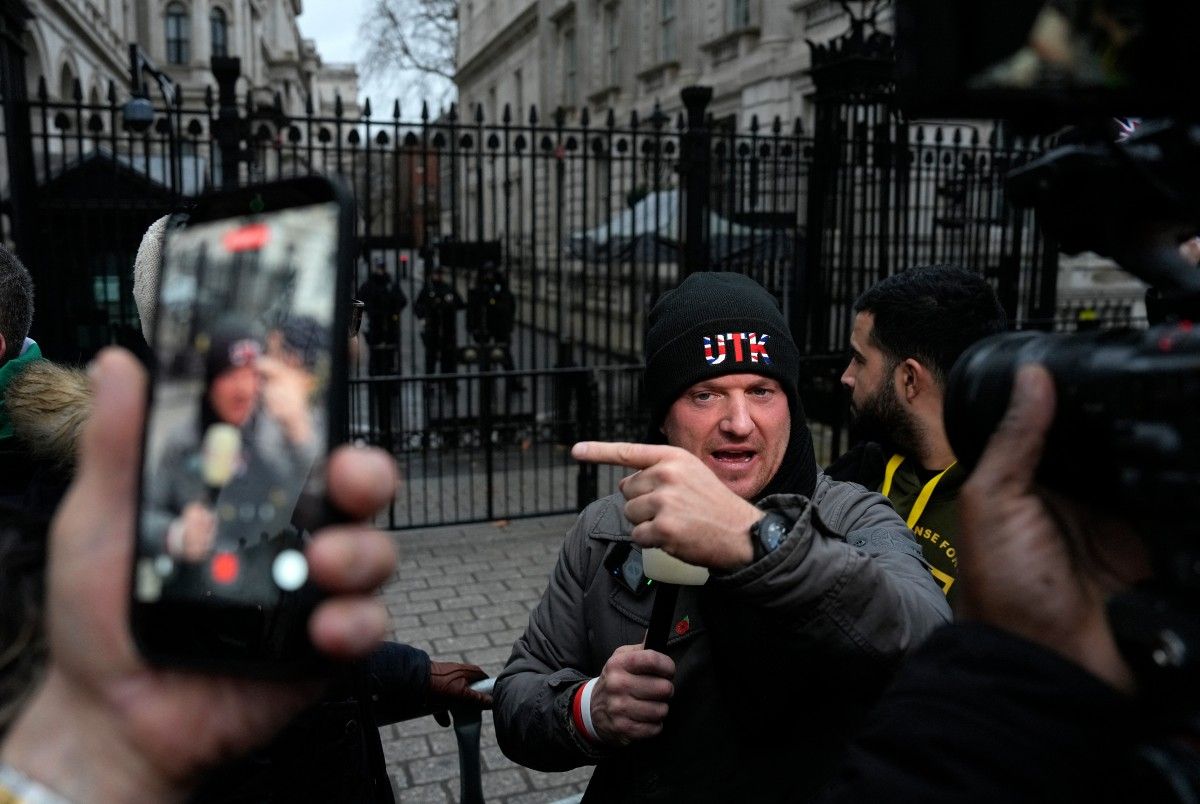 UK, Londres. El activista británico de extrema derecha Tommy Robinson, cuyo verdadero nombre es Stephen Yaxley-Lennon fue detenido por transgredir las leyes contra los hechos y dichos de violencia, lenguaje de odio e incitación. UK, Londres. El activista británico de extrema derecha Tommy Robinson, cuyo verdadero nombre es Stephen Yaxley-Lennon fue detenido por transgredir las leyes contra los hechos y dichos de violencia, lenguaje de odio e incitación.