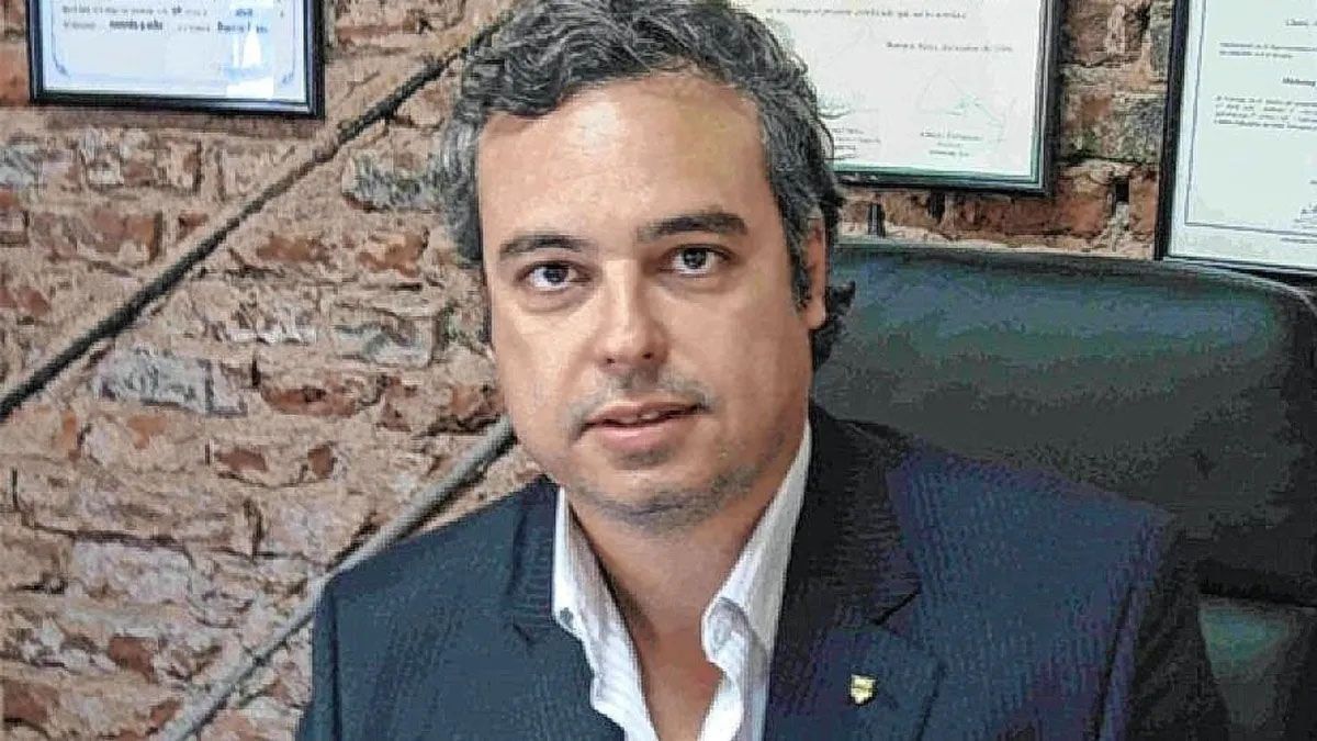 Banfielddetectó una deuda de 13 millones de dólares mientras que Eduardo Spinosarenunció a la AFA y hay temor de Víctor Blanco de perder en Racing.