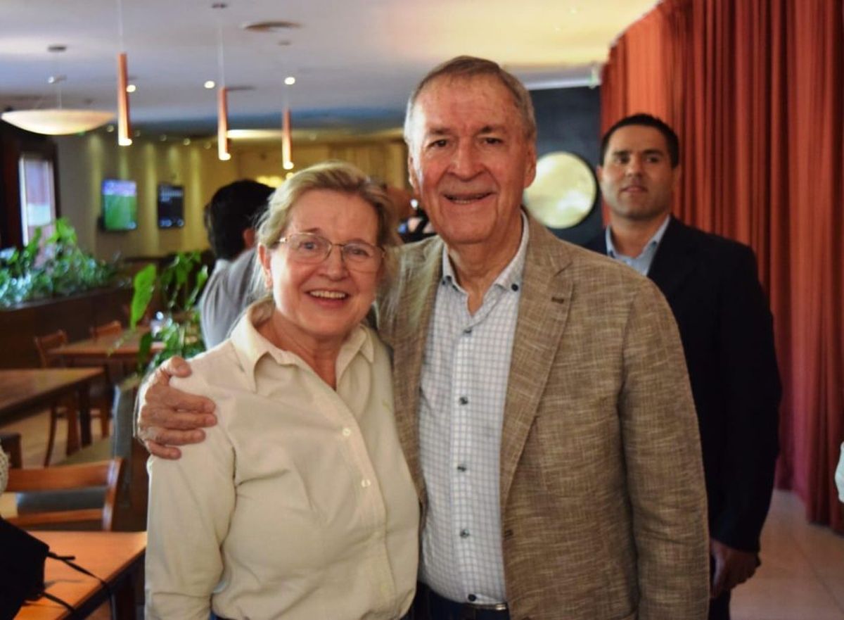 Juan Schiaretti y Adriana Nazario. Juan Schiaretti y Adriana Nazario. 