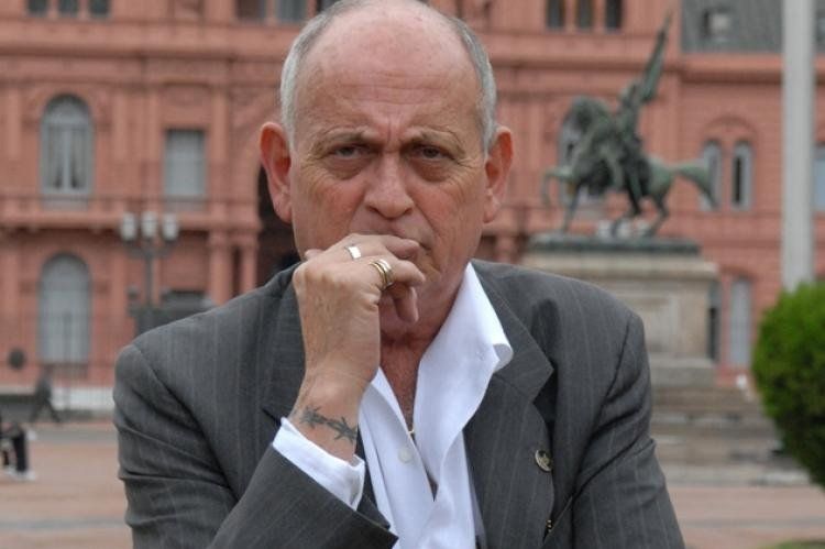 Samuel Gelblung, frente a la Casa Rosada.