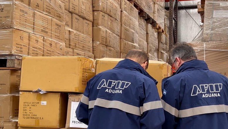 La oposición pone la lupa sobre las donaciones de bienes decomisados por la Aduana: ¿Por qué?