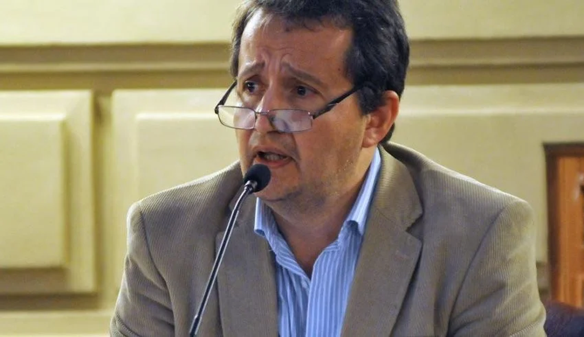 Carlos Del Frade pide respuestas de la Provincia. Carlos Del Frade pide respuestas de la Provincia.
