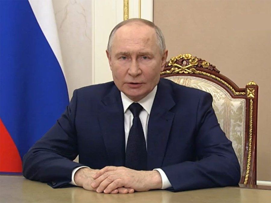 Vladimir Putin quiere un nuevo gobierno en Ucrania para negociar una paz duradera.