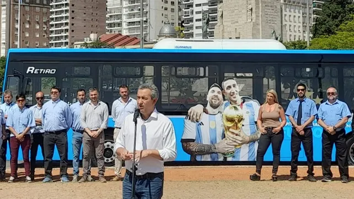 Pablo Javkin: "La idea es llegar al ciclo lectivo que viene con 730 unidades circulando". Pablo Javkin: "La idea es llegar al ciclo lectivo que viene con 730 unidades circulando".