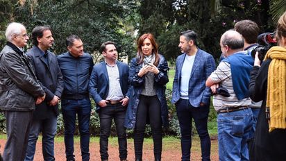 CFK pierde 'núcleo duro' y... cada cual atiende su juego