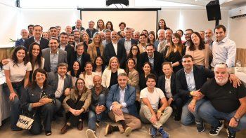 Diezmado por LLA, el PRO dice que resistirá con bloque