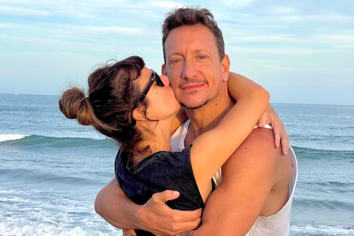 La separación de Nicolás Vázquez y Gimena Accardi se tiñó de sospechas tras las revelaciones en LAM. Las redes señalaron a Andrés Gil y Nico terminó desbordado, confirmando que algo más grave había detrás del comunicado inicial. La separación de Nicolás Vázquez y Gimena Accardi se tiñó de sospechas tras las revelaciones en LAM. Las redes señalaron a Andrés Gil y Nico terminó desbordado, confirmando que algo más grave había detrás del comunicado inicial.