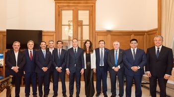 Gobernadores con Diego Santilli pensando en Luis Caputo: Clave del 'take over'