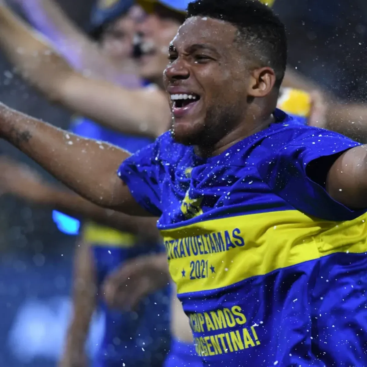 Frank Fabra tiene las horas contadas en Boca.