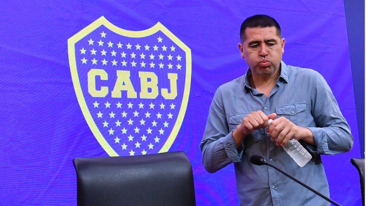 Riquelme otra vez visto de reojo en Boca