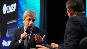 Luis Caputo busca calmar mercados con ley de 'inocencia fiscal' y deuda cubierta