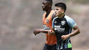 Botafogo,club que Javier Milei usó para militar las SAD, sufre una sangría de jugadoresa raíz de las partidas de Thiago Almada y Luiz Henrique. Botafogo,club que Javier Milei usó para militar las SAD, sufre una sangría de jugadoresa raíz de las partidas de Thiago Almada y Luiz Henrique.