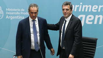 Daniel Scioli vs. Sergio Massa por las PASO. Daniel Scioli vs. Sergio Massa por las PASO.