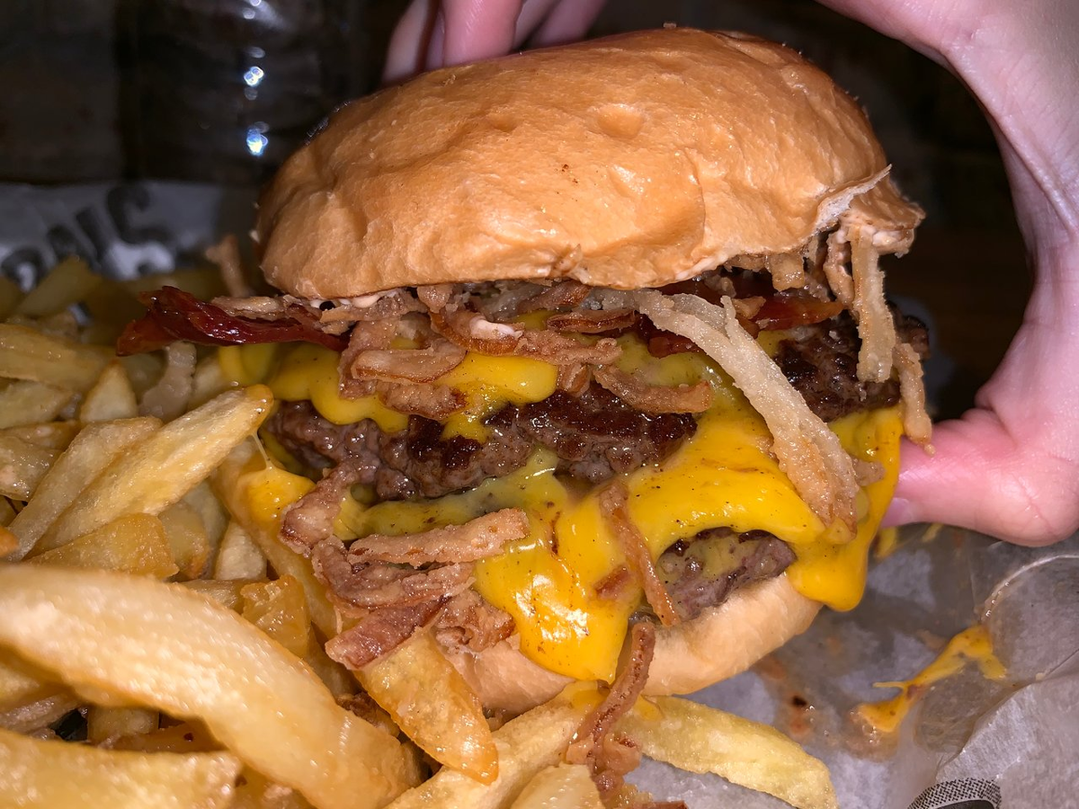 Big Pons y su mar de Cheddar. Big Pons y su mar de Cheddar.