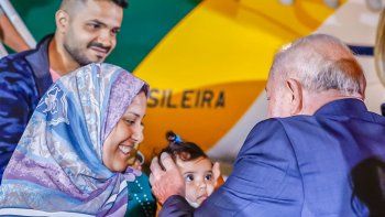 lula recibe a repatriados de gaza: maten al monstruo sin matar a los ninos lula recibe a repatriados de gaza: maten al monstruo sin matar a los ninos