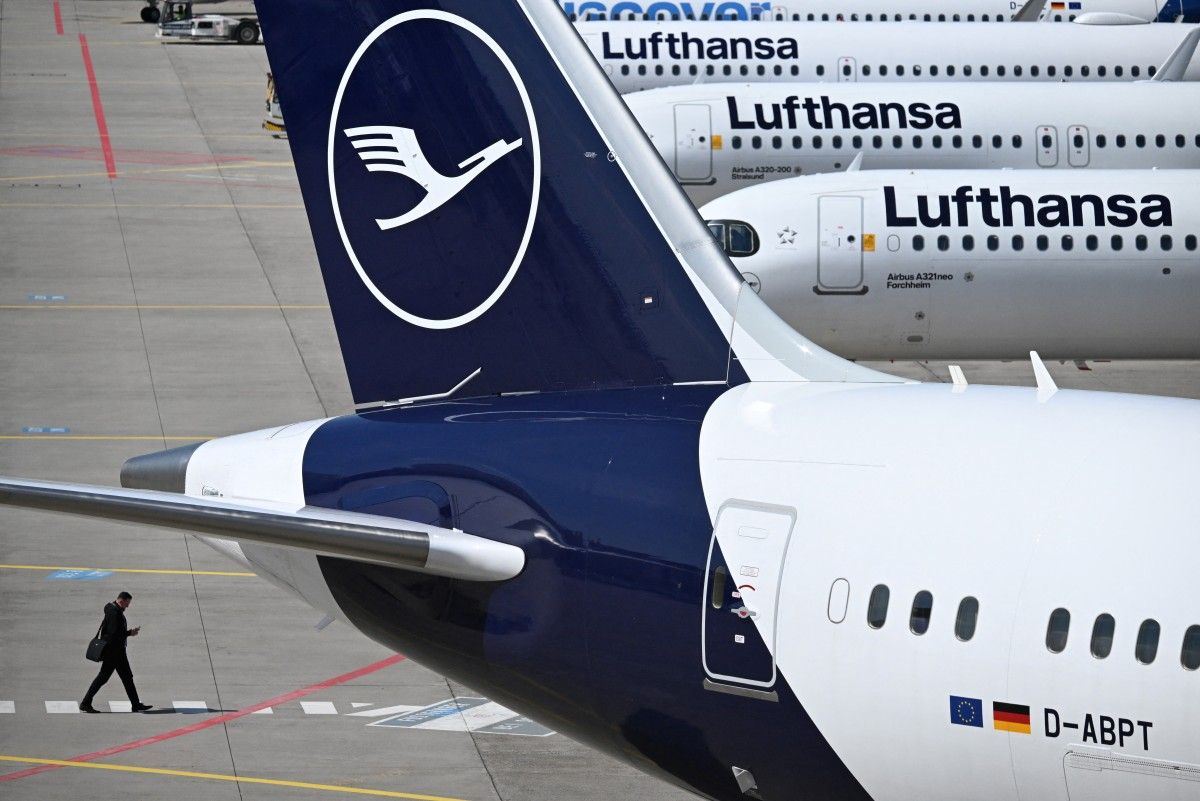 Lufthansa canceló 20.000 vuelos entre mayo y octubre para reducir costos ante el alza del queroseno en plena crisis en el Estrecho de Ormuz. Lufthansa canceló 20.000 vuelos entre mayo y octubre para reducir costos ante el alza del queroseno en plena crisis en el Estrecho de Ormuz.