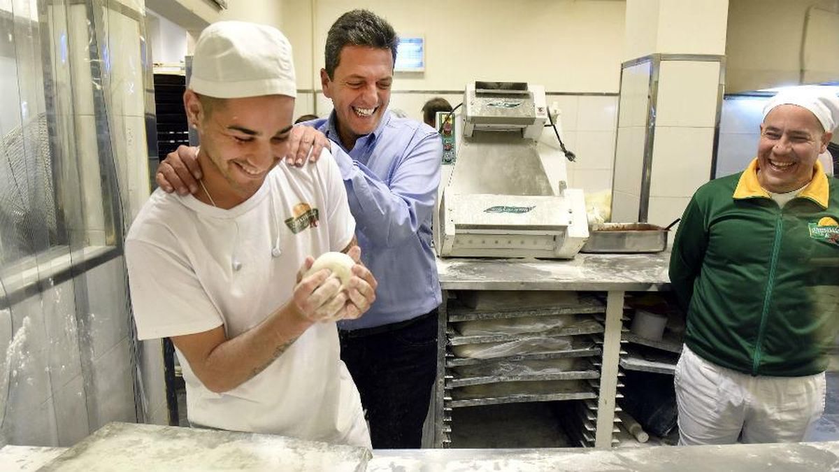 "Mientras otros candidatos proponen la fantasía de la dolarización sin explicación o el bimonetarismo libre, el programa de la MDA introduce incentivos para alentar el uso de medios digitales", destacaron desde el ministerio de Economía de Sergio Massa "Mientras otros candidatos proponen la fantasía de la dolarización sin explicación o el bimonetarismo libre, el programa de la MDA introduce incentivos para alentar el uso de medios digitales", destacaron desde el ministerio de Economía de Sergio Massa