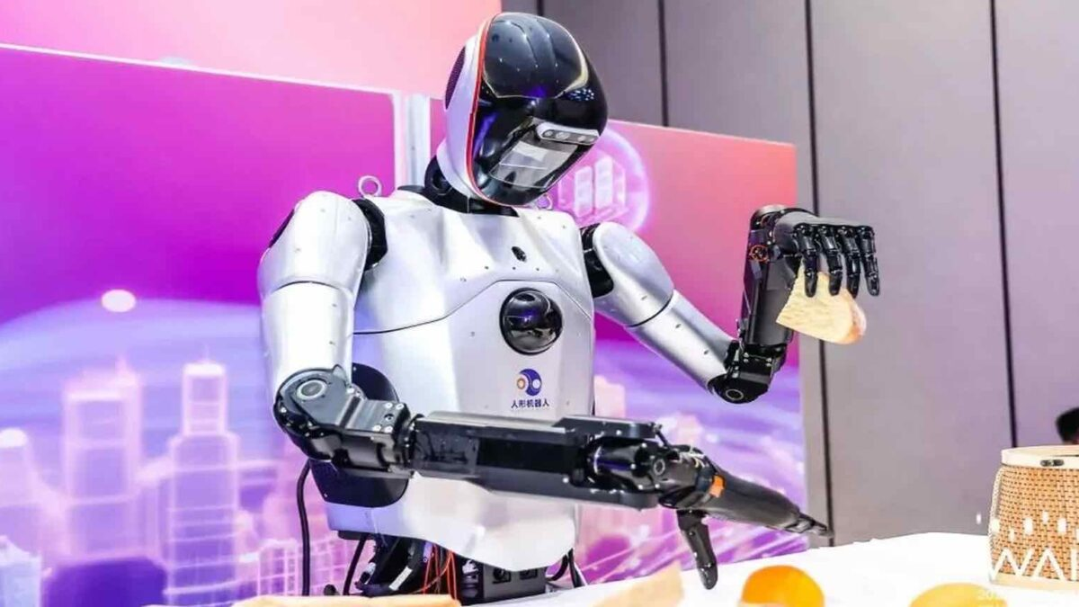Robot humanoide en China. Robot humanoide en China.