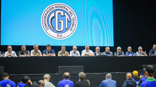 La CGT se fracturó y el Gobierno no piensa perder esa oportunidad. La CGT se fracturó y el Gobierno no piensa perder esa oportunidad.