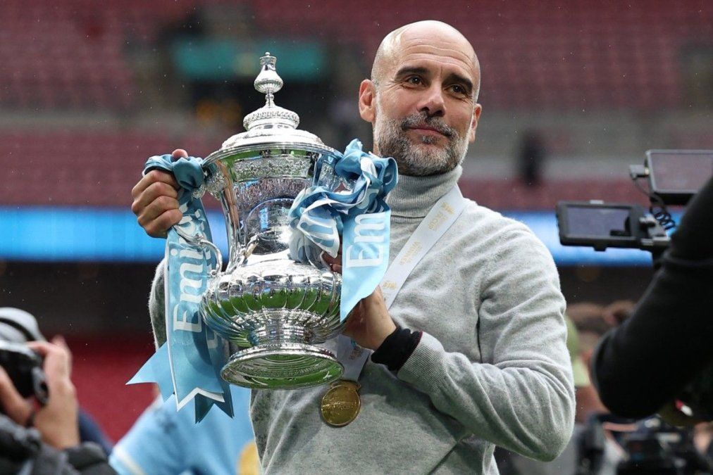 Pep Guardiola dejará Manchester City tras una década histórica, mientras Enzo Maresca aparece como el elegido para heredar un banquillo marcado por títulos, presión y cambios fuertes.