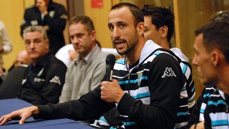 Manu Ginóbilli se quedó sin ganas de seguir hablando con los mapuches.de La Angostura, van a juicio.