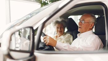 La longevidad sobre ruedas. El 30% de las compras de 0 Km el año pasado fue de adultos mayores de 60 años. La longevidad sobre ruedas. El 30% de las compras de 0 Km el año pasado fue de adultos mayores de 60 años.
