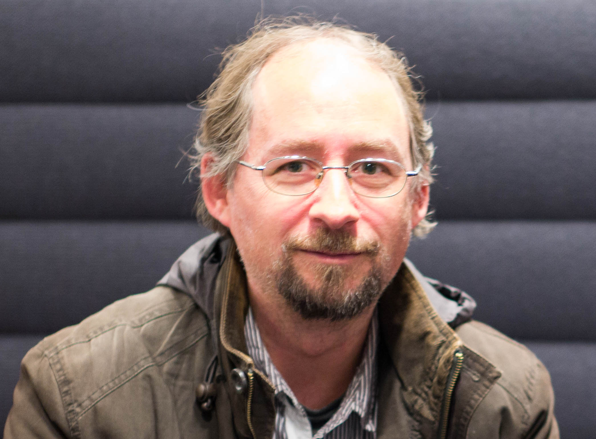 Adam Back, el creador de Hashcash, muestra coincidencias técnicas y de estilo con Satoshi, según análisis del New York Times. Aun así, no hay evidencia definitiva: la única prueba sería firmar con las claves de los primeros bloques de Bitcoin. Adam Back, el creador de Hashcash, muestra coincidencias técnicas y de estilo con Satoshi, según análisis del New York Times. Aun así, no hay evidencia definitiva: la única prueba sería firmar con las claves de los primeros bloques de Bitcoin.