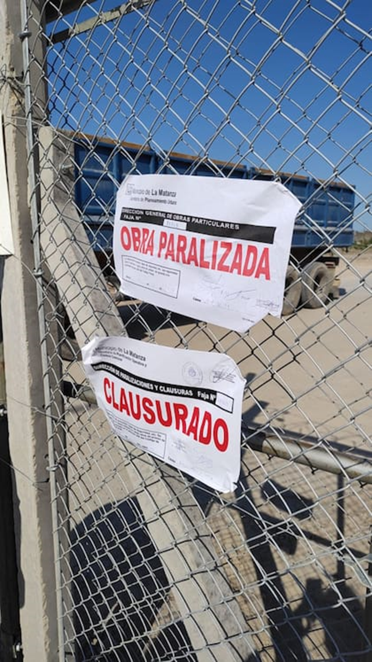 La Matanza clausuró predio de Mercado Libre pero diputados libertarios rompieron faja y cadenas La Matanza clausuró predio de Mercado Libre pero diputados libertarios rompieron faja y cadenas