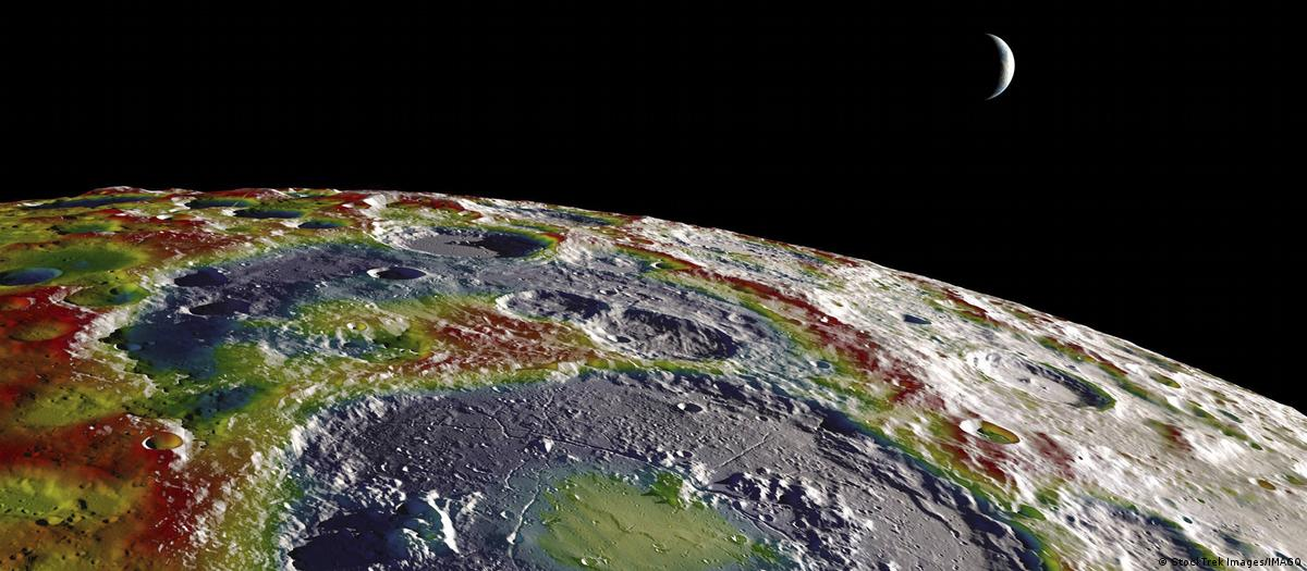 Esta imagen fija muestra un mapa gravitatorio en aire libre de las latitudes meridionales de la Luna, elaborado a partir de los datos obtenidos por la misi&oacute;n Gravity Recovery and Interior Laboratory (GRAIL).