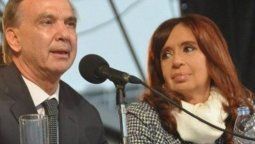 altText(Ya hay dos proyectos en el Congreso para obligar a debatir a CKF, que apostó a una campaña silenciosa)}