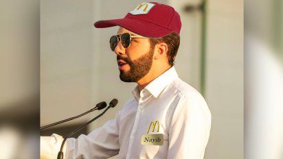 Nayib Bukele se ríe de la caída del Bitcoin y ¿cambia de trabajo?
