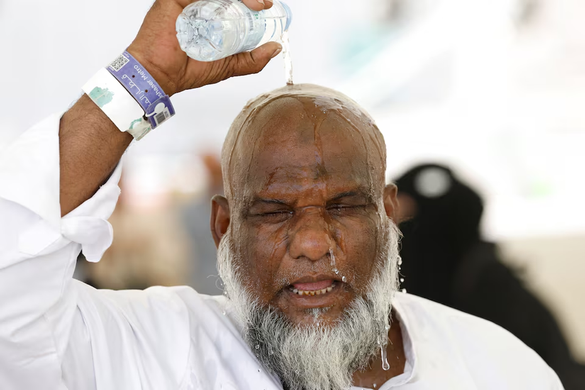 Peregrinos musulmanes rodean la Kaaba mientras realizan el Tawaf en la Gran Mezquita, durante la peregrinación anual del Haj, en La Meca, Arabia Saudita, el 18 de junio de 2024. REUTERS/Mohammed Torokman Peregrinos musulmanes rodean la Kaaba mientras realizan el Tawaf en la Gran Mezquita, durante la peregrinación anual del Haj, en La Meca, Arabia Saudita, el 18 de junio de 2024. REUTERS/Mohammed Torokman