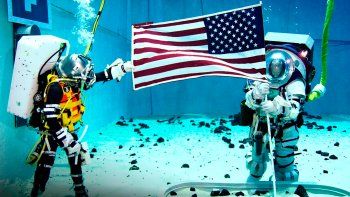 El plan de NASA: Entrenan bajo 23 millones de litros de agua para misión que cambiará todo