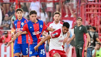 Huracán se quedó con una nueva edición del clásico de barrio Huracán se quedó con una nueva edición del clásico de barrio